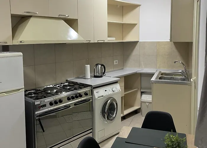 Nona's * ティラナ